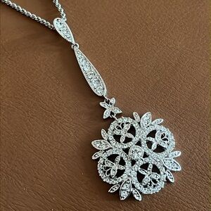 🎉𝐇𝐏🎉Cameron & Cross JBK Jackie Kennedy Snowflake Winter Crystal Necklace